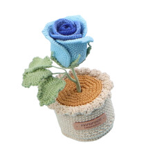 Elegante gehäkelte Rosen-Topfpflanze, handgefertigtes-3