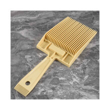 Platte kam met waterpas en vloeibare waterpas, beige.