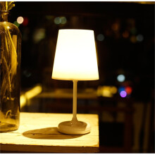 Moderne Tischlampe mit USB-Fernbedienung und dimmbarem LED-Nachtlicht
