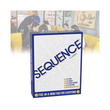 Sequence Fun familiestrategie bordspel met kaarten voor gezellige bijeenkomsten en groepsactiviteiten.