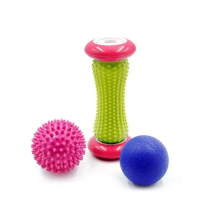 Fußmassagerolle mit Noppenball bei Plantarfasziitis