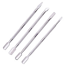 Set de 4 împingătoare de cuticule texturate din oțel inoxidabil