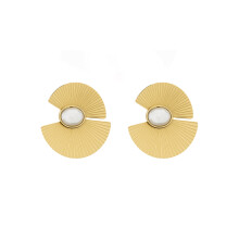 Luxenter White Pearl Earrings with 18K yellow gold finish - Lessa