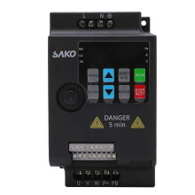 Variabele frequentieaandrijving 2,2 kW eenfasig naar driefasig VFD mini-frequentieomvormer AC 220V ingang AC 0-220V uitgang
