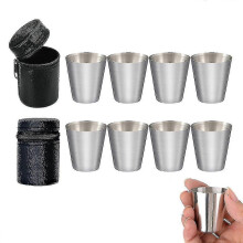Poliertes 30-ml-Mini-Edelstahl-Schnapsglas, Trinkglas für Wein mit Lederhülle und Tasche