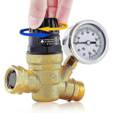 V??lvula reductora de presi??n de agua ajustable para autocaravanas con regulaci??n de presi??n.