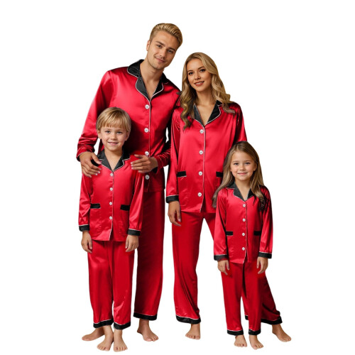 Familjematchande sidenpyjamasset med lång ärm