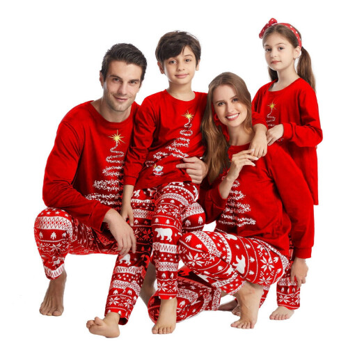 Familjematchande julpyjamasset med röda trädplädar 2