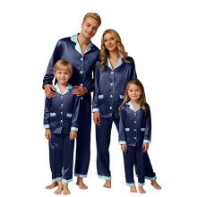 Familjematchande sidenpyjamasset med lång ärm