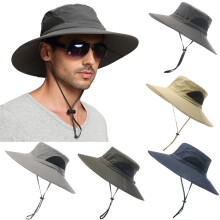 Unisex zonnehoed met brede rand en trekkoord.
