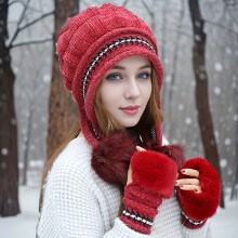 Női téli kötött sapka és kesztyű szett
