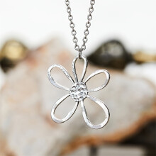 Colier cu pandantiv floral din argint 925