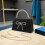 Schwarze Abendclutch mit Strassschleife 4
