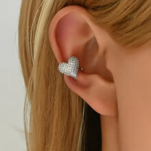 Cluaise Clip-On Croí do Mhná, Zirconia Ciúbach