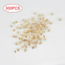 Ensemble de 600 fermoirs de boucles d'oreilles en alliage argent et or.
