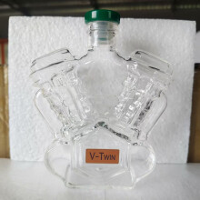(Decantador con forma de motor C) Nuevo decantador de whisky con forma de motor de coche, decantador