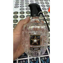 (B) Botella decantadora de whisky de vidrio de borosilicato de alta calidad con forma de granada y t
