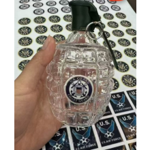(C) Botella decantadora de whisky de vidrio de borosilicato de alta calidad con forma de granada y t