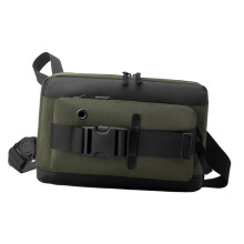 Nylon-Brusttasche für Herren mit Kopfhöreranschluss und verstellbarem Gurt