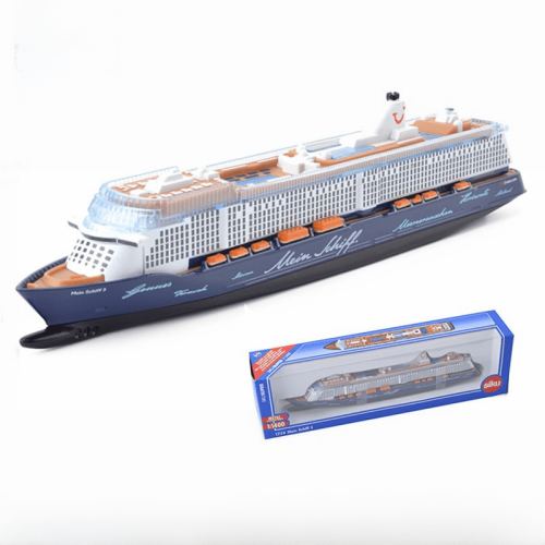 Maquette en alliage du paquebot Queen Mary 2