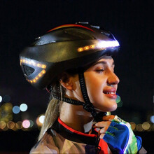 2024Smart Bike Helmet USB Chargeable Night Cycling Safe Helmet with Smart Turning Light LED Wireless Control Helmet