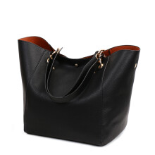 Bolso de mujer exquisito y cómodo. Bolso de mujer retro sencillo para el hombro. Bolso de moda.