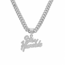 Hiphop-halsband med bokstavshänge13 mm kubansk kedja