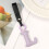 Leren sleutelhanger met Engelse letter 1