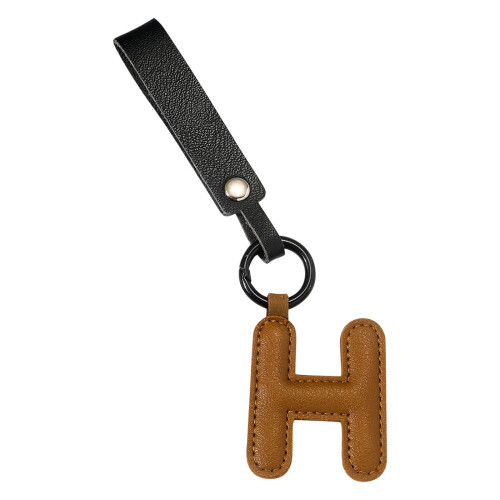 Leren sleutelhanger met Engelse letter 1