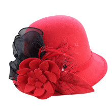 Dame vintage clochehatt med netting og blomsterdetaljer