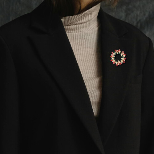 Broche de guirlanda de Natal com strass 1