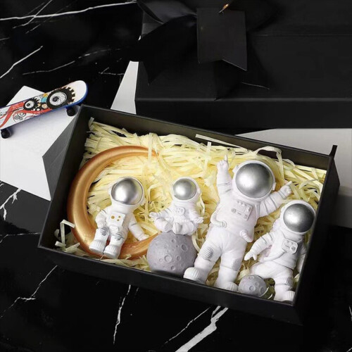 4 Stück Astronautenfigur Statue Figur Silber 1
