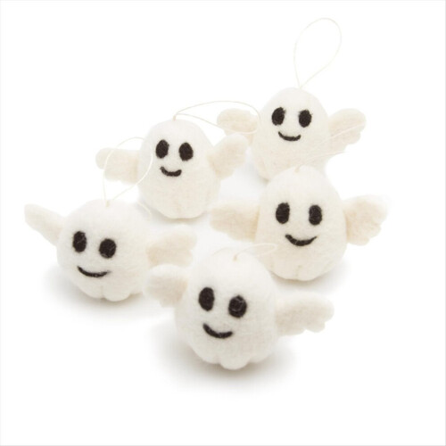 Felt ghost Halloween decorations. Fun felt Halloween decorations. 2
