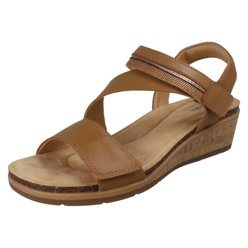 Clarks (Tan, UK 7.5) Ladies Clarks Sandals - Kacha Wave