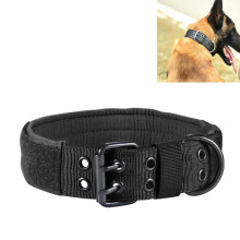Collar multifuncional ajustable para perros, duradero y resistente al desgaste, ideal para entrenamiento al aire libre y uso doméstico.