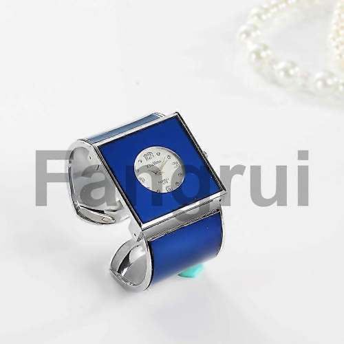 Orologio al quarzo da donna con quadrante grande e bracciale quadrato H 2