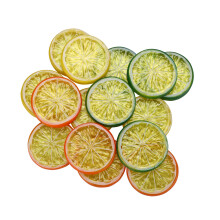 Ensemble de tranches de fruits artificiels et de glaçons