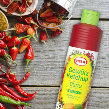 Hela Delikat Curry Ketchup 800ml to refine dishes suitable for cooking
