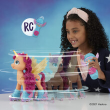My Little Pony: A New Generation Movie Sing 'N Skate Sunny Starscout - 22.5 cm Remote Control Toy, 50 Reactions, Lights and Music, Multicolor, F1786FF