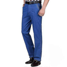 Hochgeschnittene Jeans für Herren, locker sitzende Jeans im klassischen Stil mit geradem Bein