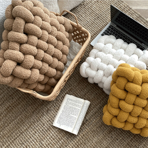 Pude i lammefleece 30x33x12cm – 8 farver 1