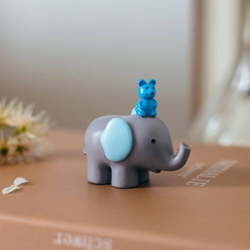 Lucky Elephant Cake Topper Resin5x2.5x5cm 1