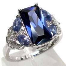 Blue sapphire engagement ring in sterling silver 0.683 inch