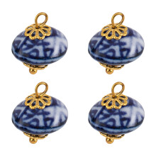 Breloque de boucle d'oreille florale bleue en- motif oblat