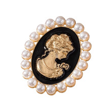Luxurious Courtly Pearls Brooch Alloy Chest Pin Secure-Black L