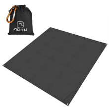 AT6238 153x143cm Ultradünne, feuchtigkeitsbeständige Strandmatte im Taschenformat, faltbare, tragbare Picknickmatte (Schwarz)