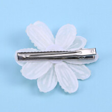 Pince à cheveux fleur de perle blanche 7,5 cm