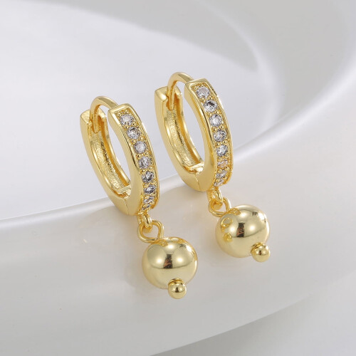 Brincos de argola com pingente, banhados a ouro 18K. 1