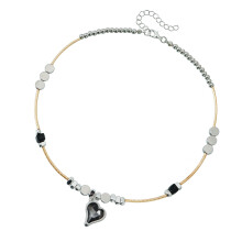 Modieuze tweekleurige ketting met hartjes om cadeau te geven
