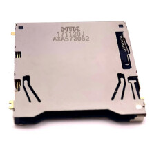 Remplacement de l'emplacement de carte SDXC en métal de